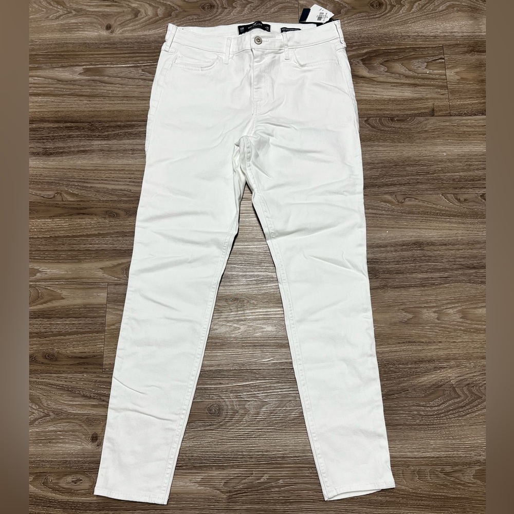 Hollister High- Rise Skinny Jean